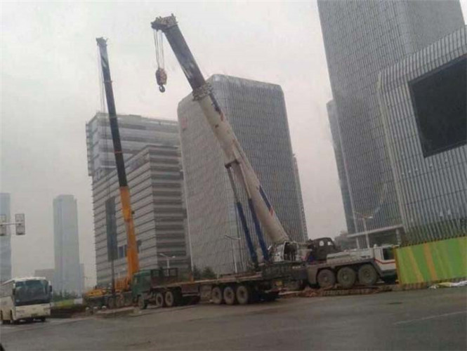 鼎城区“自动找平”—— 吊车的 “平地神器” 技术